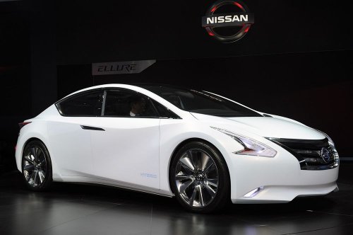 Nissan Ellure    -