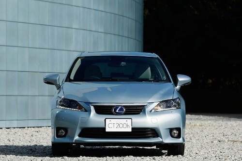 Lexus    CT200h